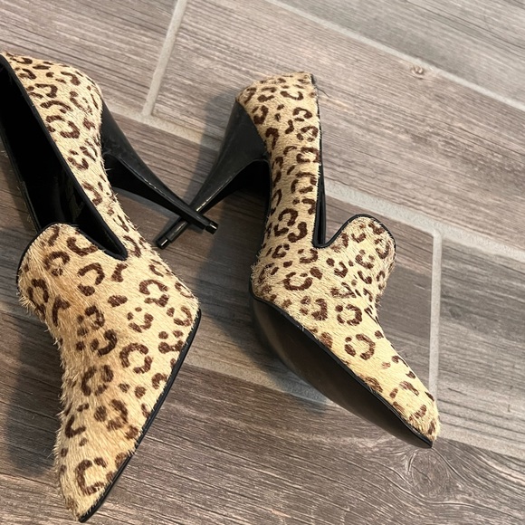 🎈🎈NWOT LEOPARD PRINT PUMPS - Picture 2 of 5